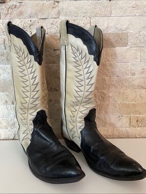 Classic Two-Tone Leather Cowboy Boots — Black & Cream